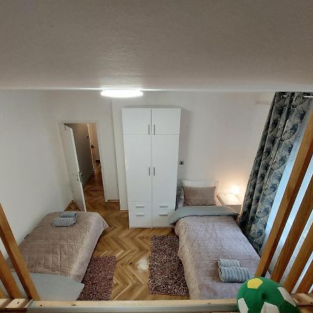 Ozzy Cozy Appartement Zagreb Buitenkant foto